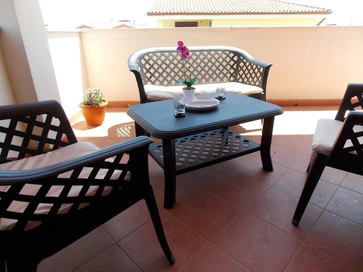 Shardana Blu - Net Zero Home Holiday Girasole